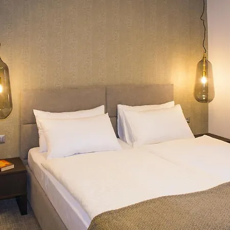 Aldila Art Rooms, And Smartno