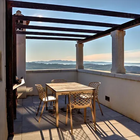 Aldila Art Rooms, And Konukevi 4*