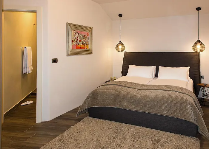 بيت ضيافة Aldila Art Rooms, And سمارتنو