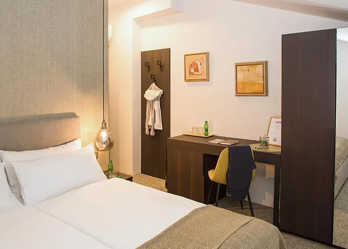 Aldila Art Rooms, And