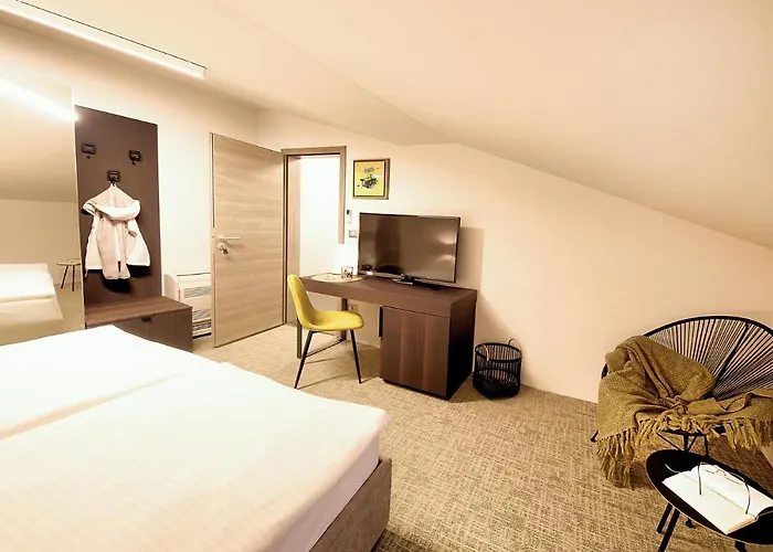 بيت ضيافة Aldila Art Rooms, And 4*