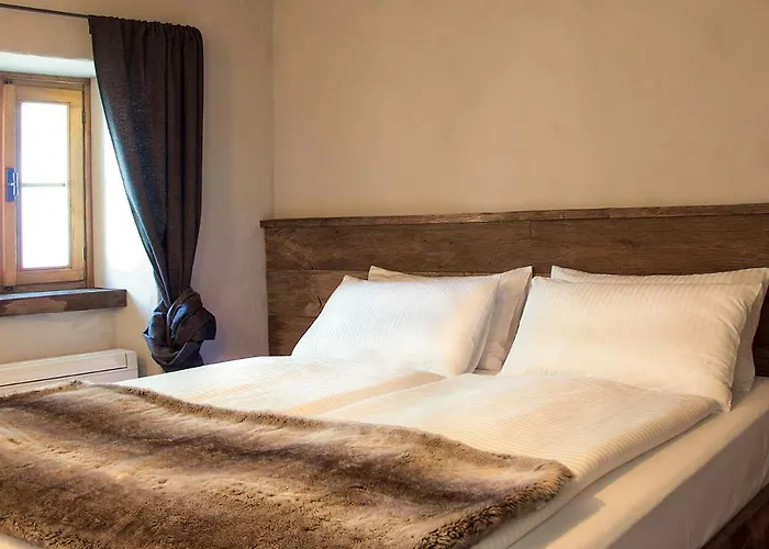 Aldila Art Rooms, And בית הארחה שמארטנו