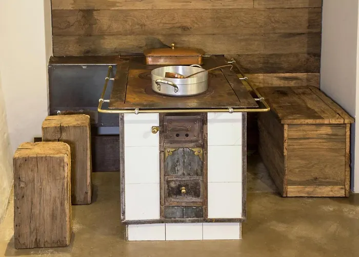 Aldila Art Rooms, And 4* سمارتنو