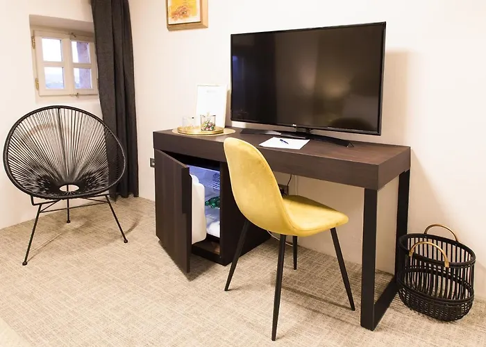 بيت ضيافة Aldila Art Rooms, And 4*