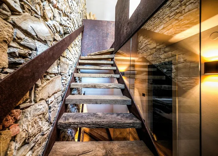 Aldila Art Rooms, And בית הארחה שמארטנו