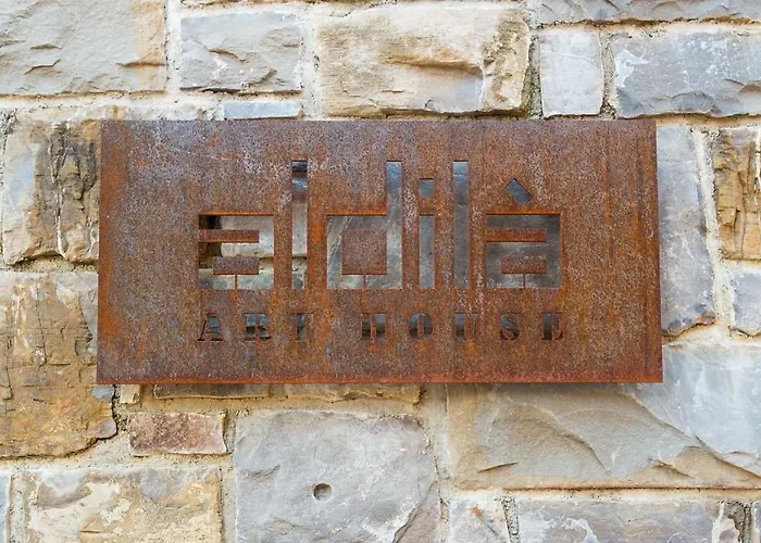 Aldila Art Rooms, And שמארטנו